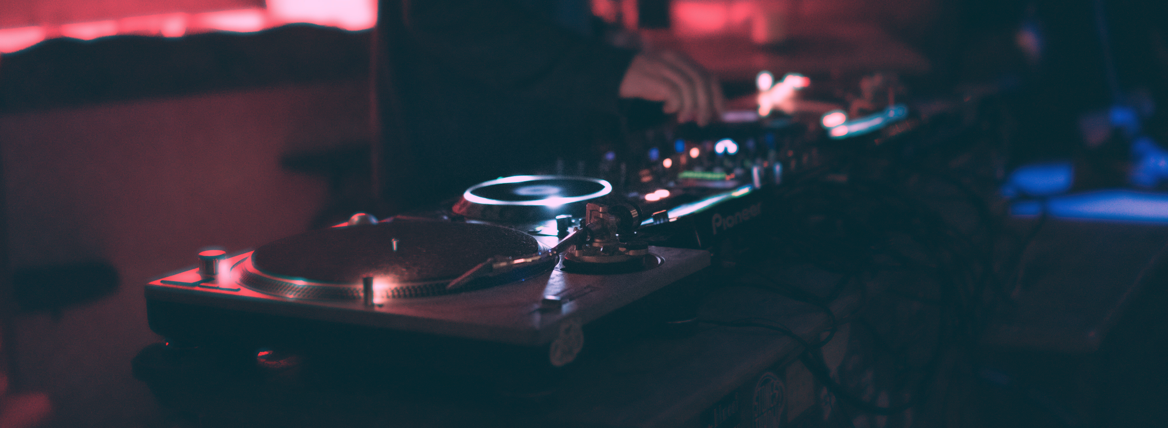 DJ Ti Max bei einem Open-Air-Event