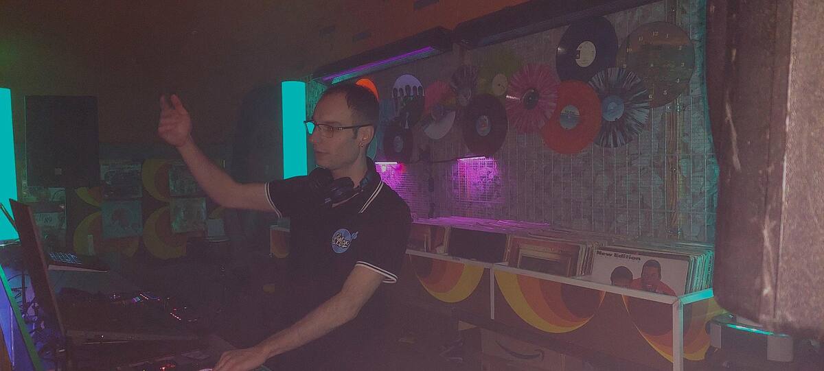 DJ Ti Max bei der MixMax Clubnight